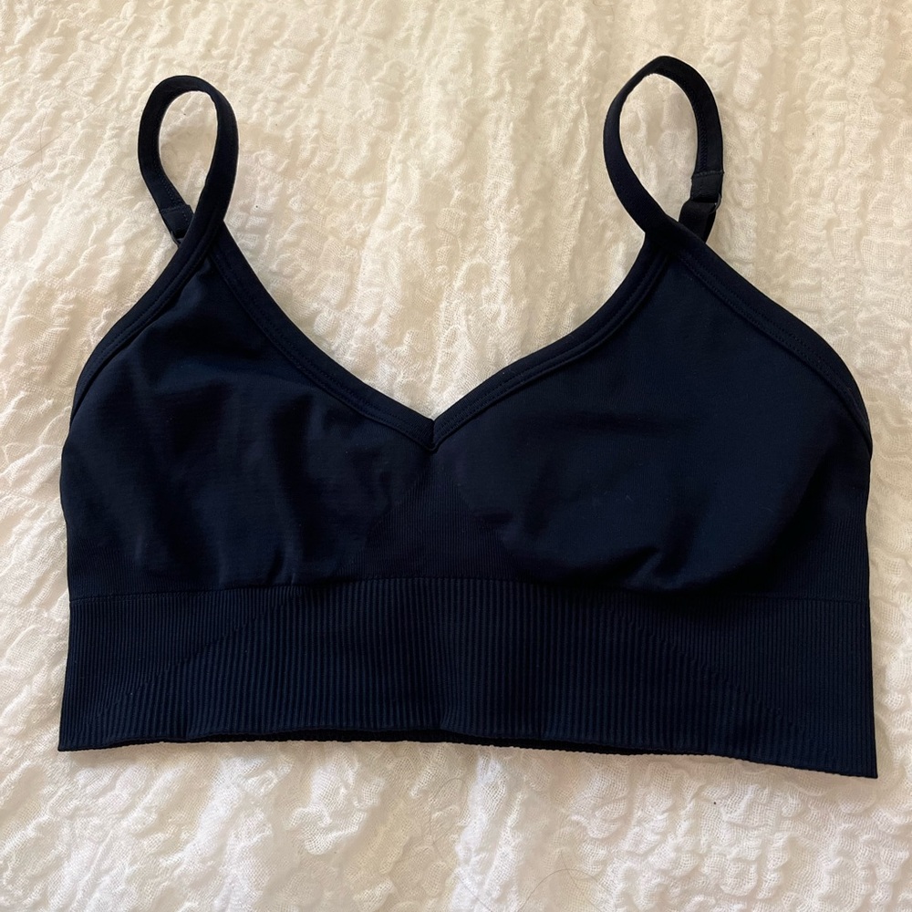 Lululemon sport bra size 4